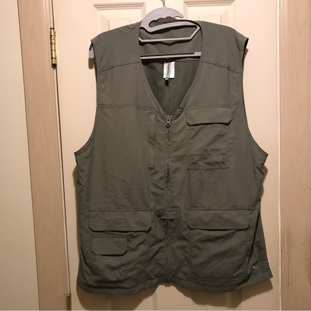 Magellan's M Signature Travel Cargo Vest Khaki Unisex Photography Fishing